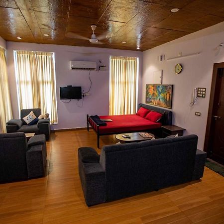 Waves Beach House Pondicherry Bagian luar foto