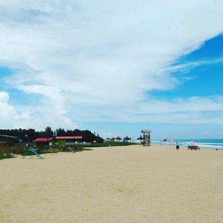 Waves Beach House Pondicherry Bagian luar foto