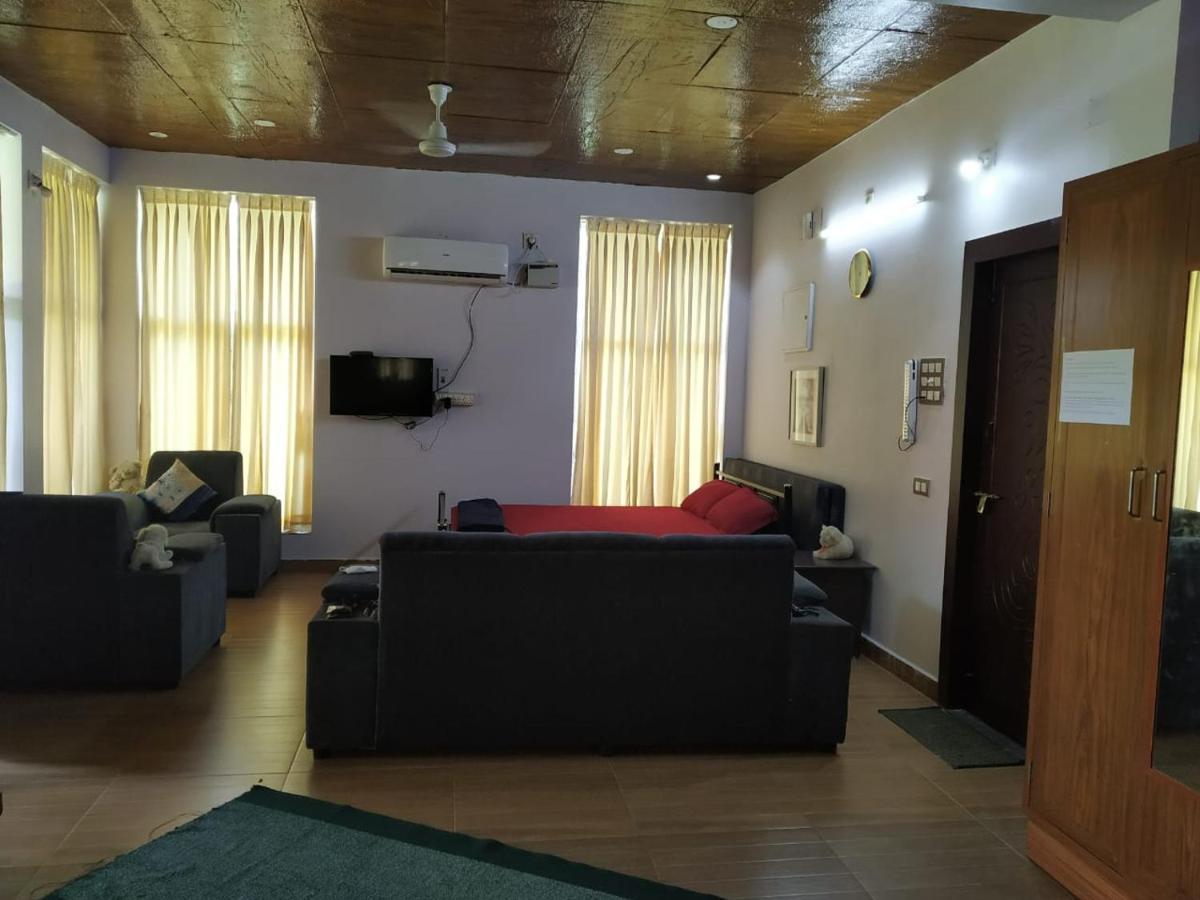 Waves Beach House Pondicherry Bagian luar foto