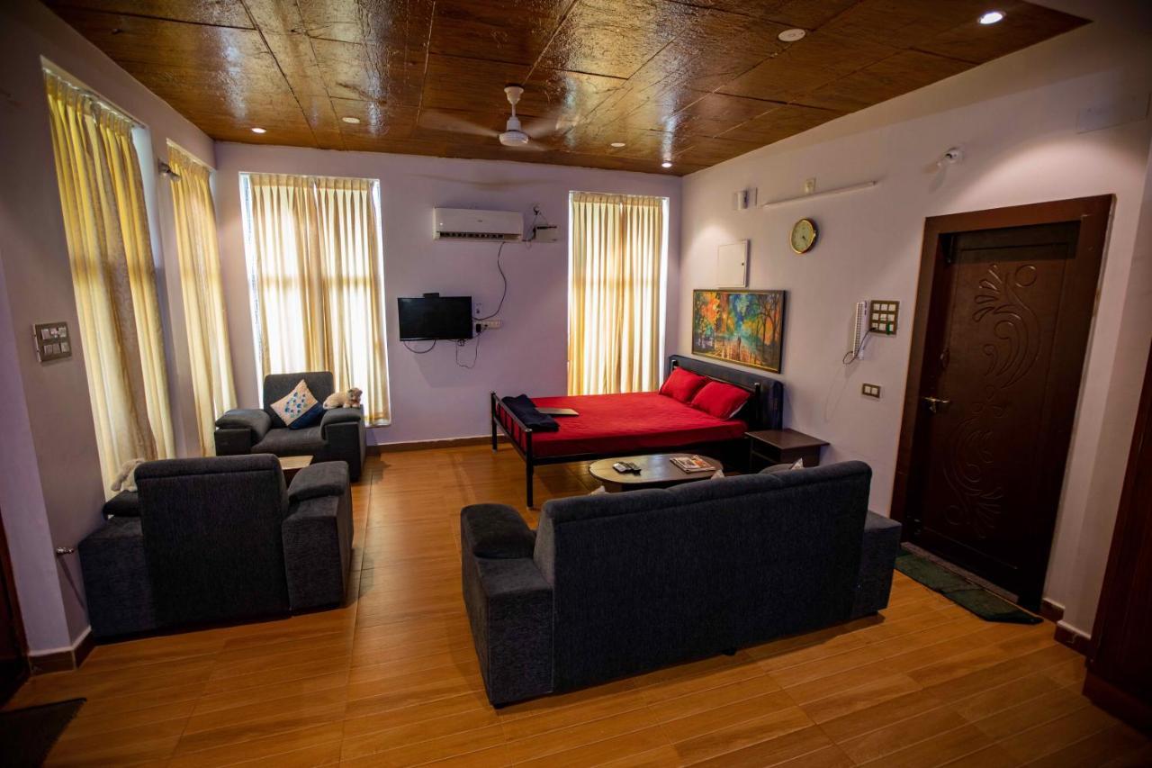 Waves Beach House Pondicherry Bagian luar foto