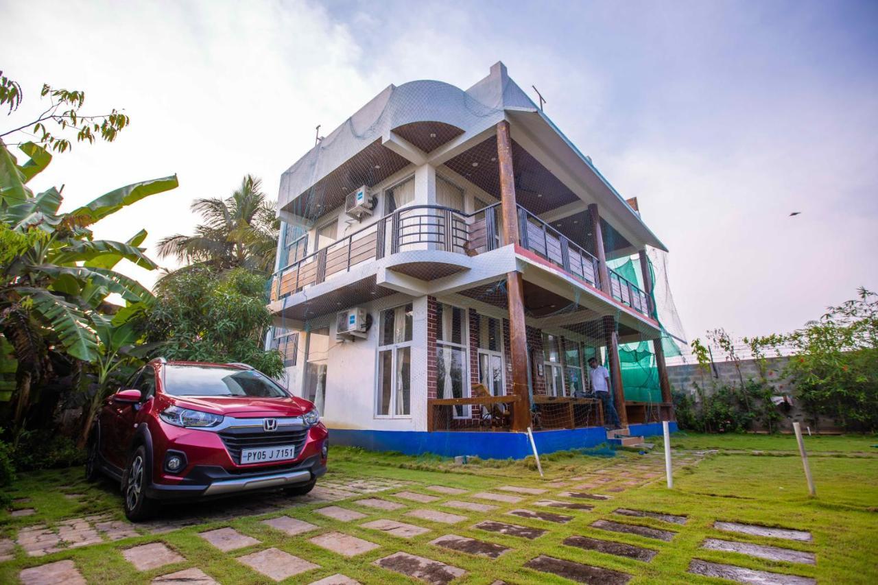 Waves Beach House Pondicherry Bagian luar foto