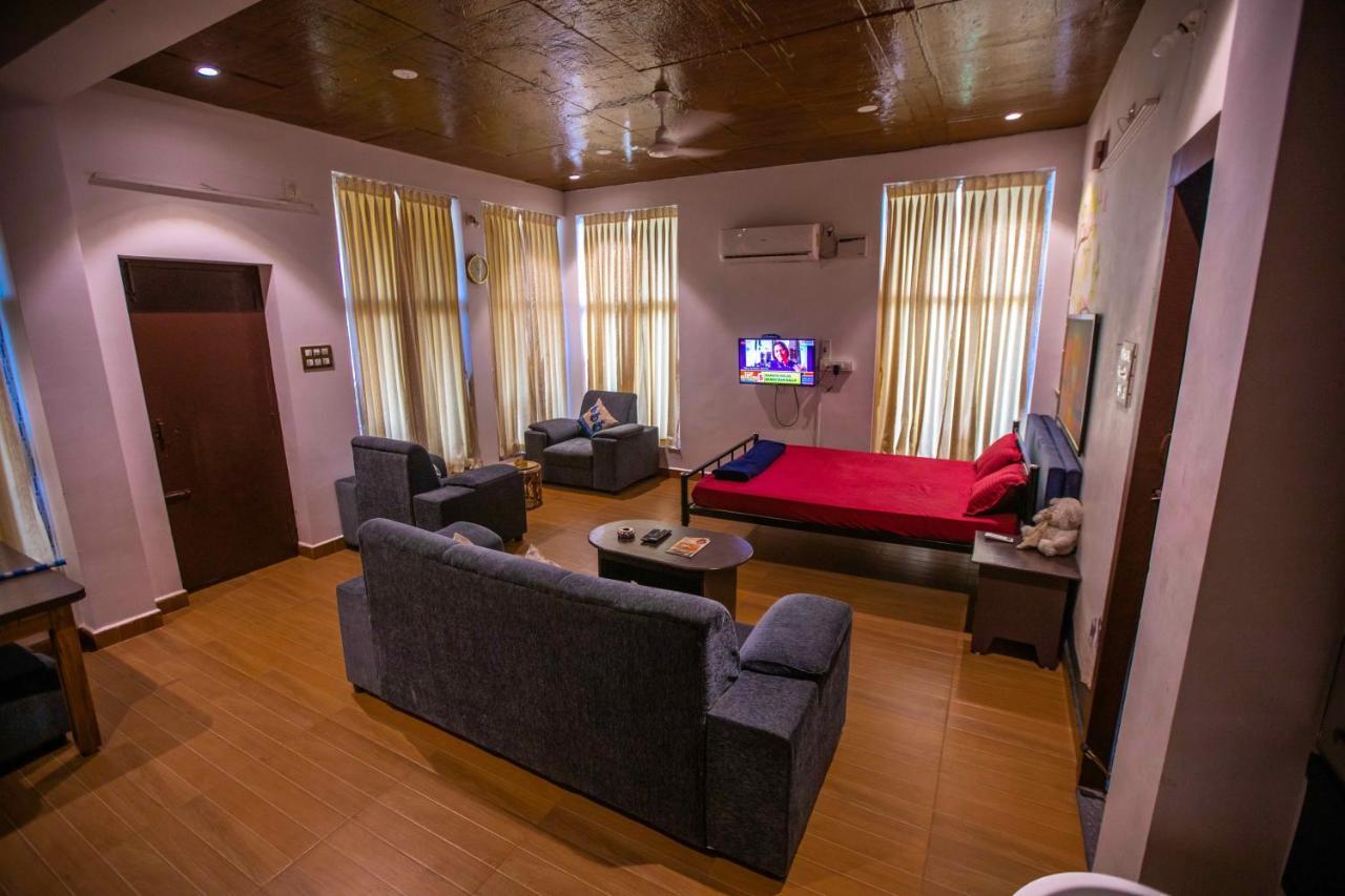 Waves Beach House Pondicherry Bagian luar foto