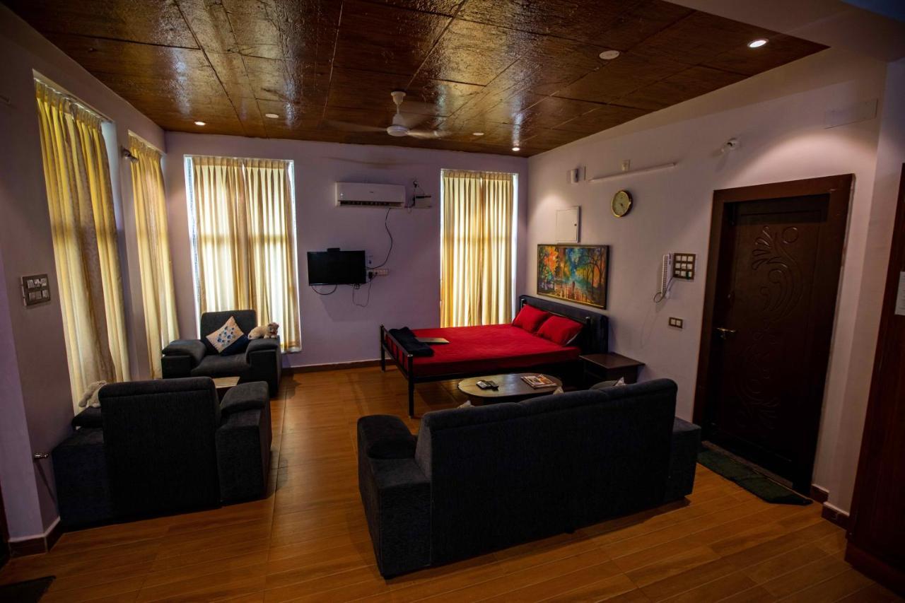 Waves Beach House Pondicherry Bagian luar foto