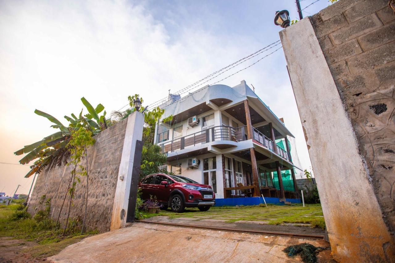 Waves Beach House Pondicherry Bagian luar foto