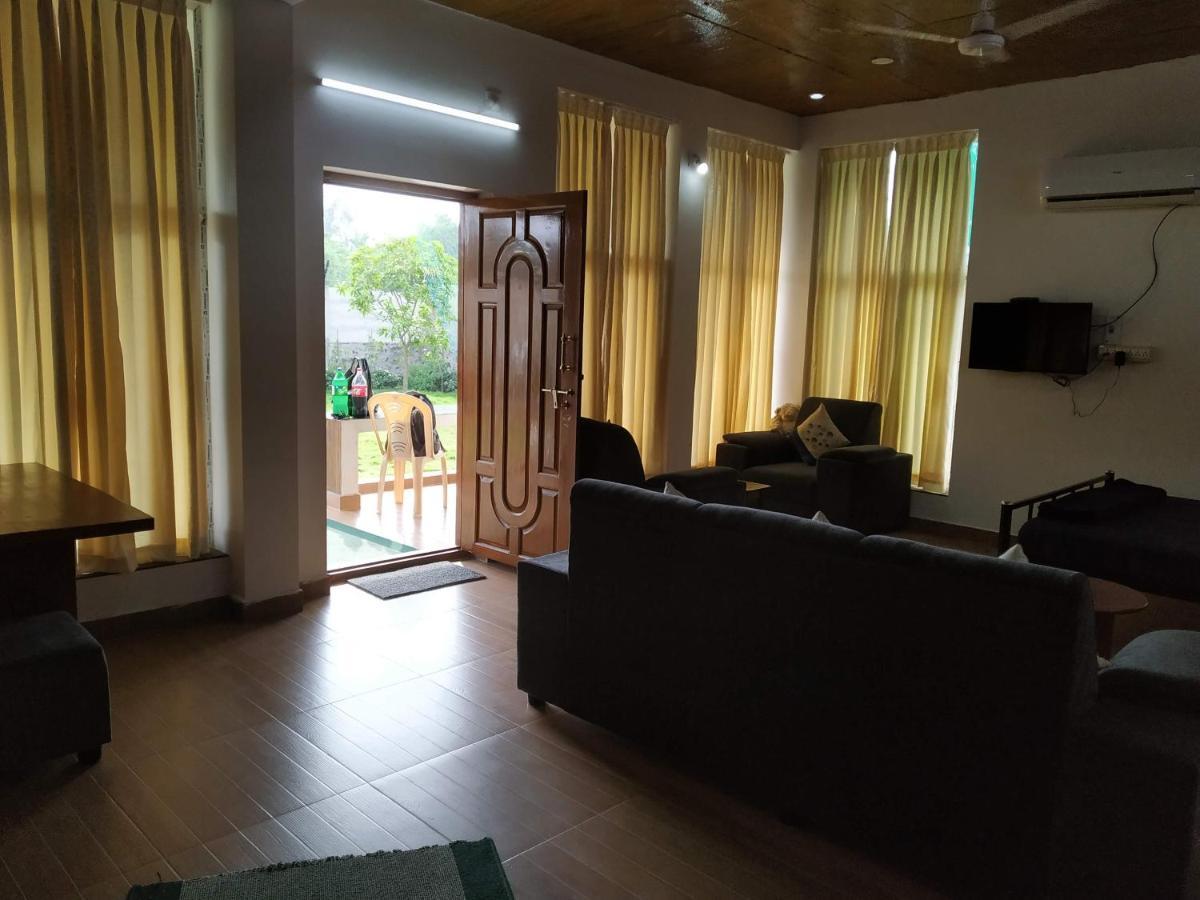 Waves Beach House Pondicherry Bagian luar foto