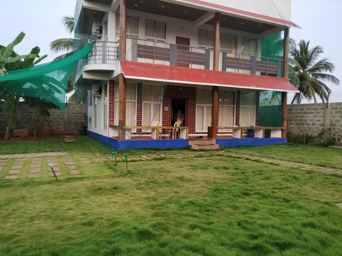 Waves Beach House Pondicherry Bagian luar foto